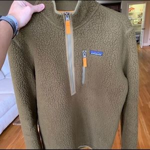 Men’s Patagonia pullover Size Medium